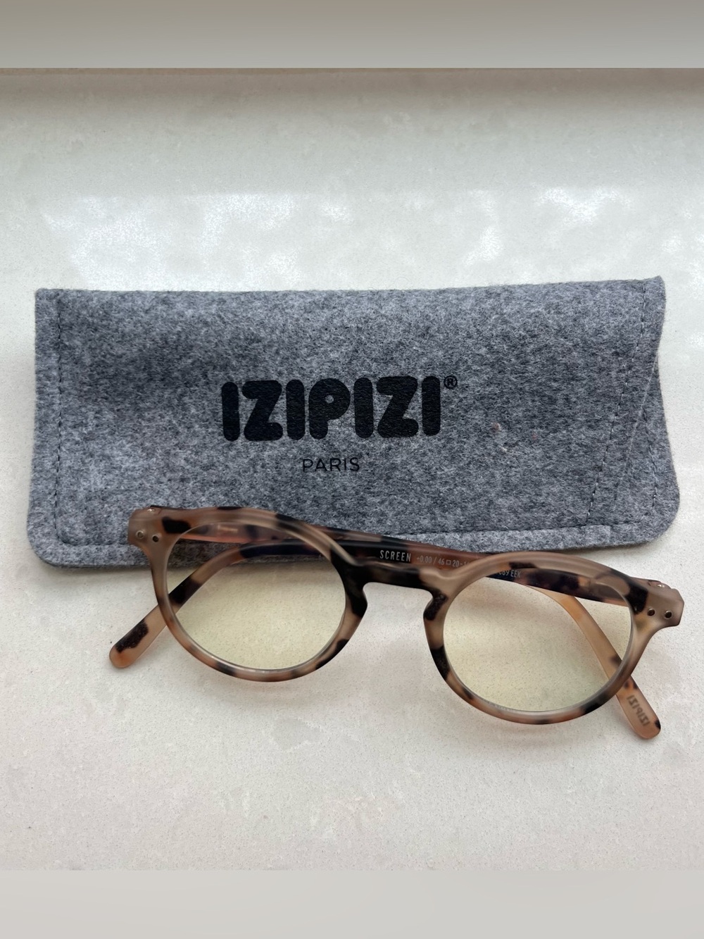 IZIPIZI tortoiseshell blue light glasses with case